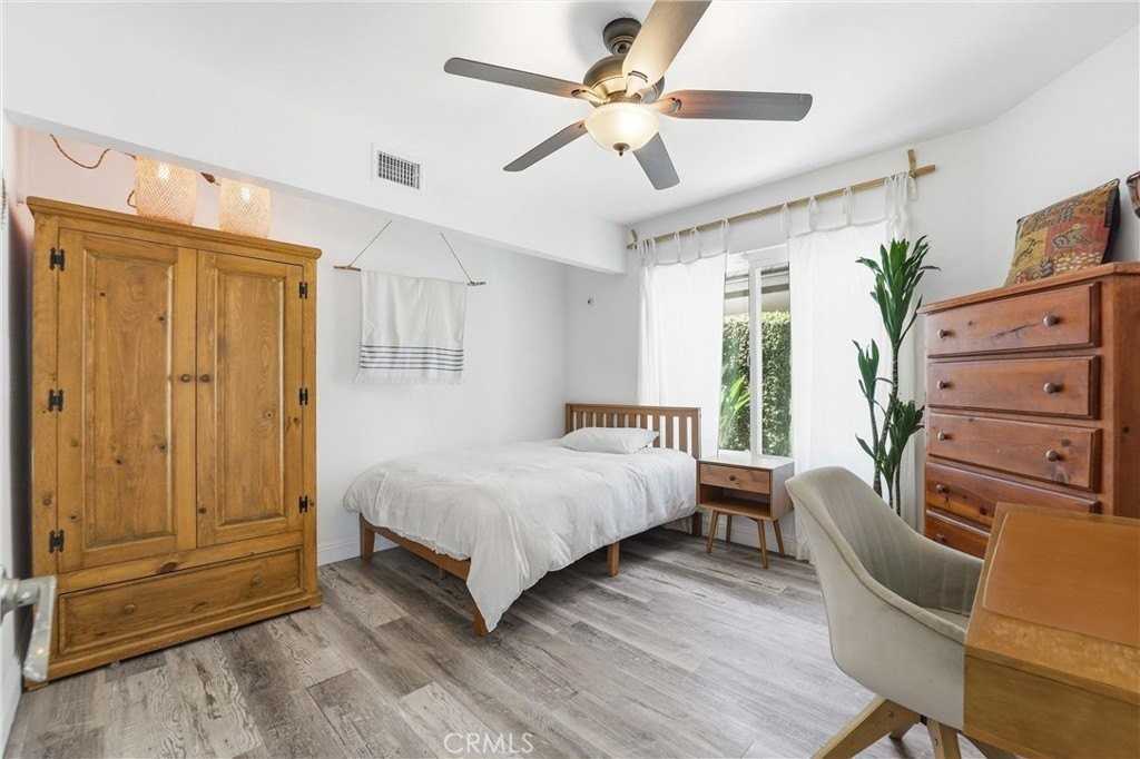 18992 Singingwood Cir - Photo 5 of 37