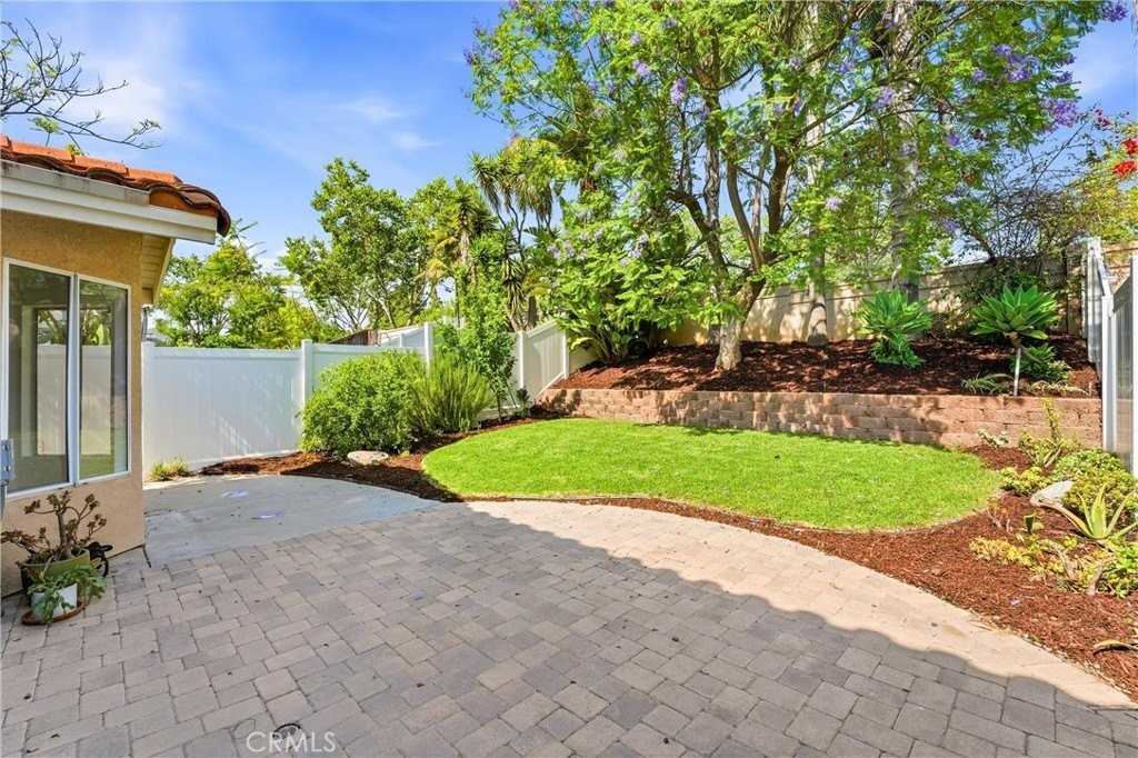 18992 Singingwood Cir - Photo 7 of 37