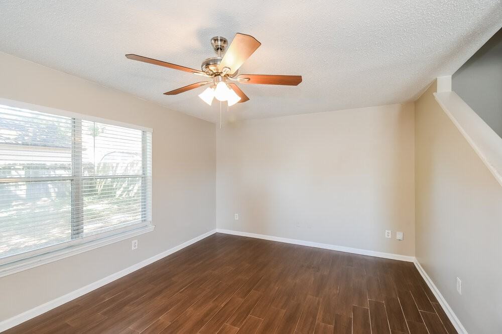 8775 Ivey Rd - Photo 4 of 17
