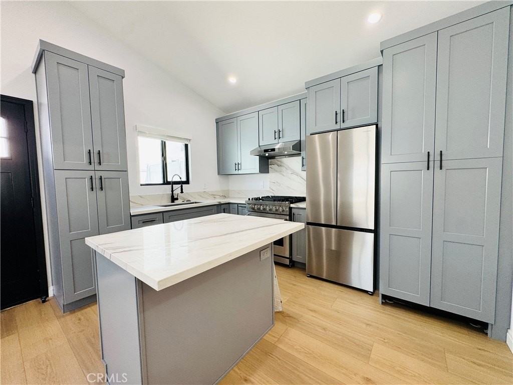 7742 Vassar Ave - Photo 4 of 14