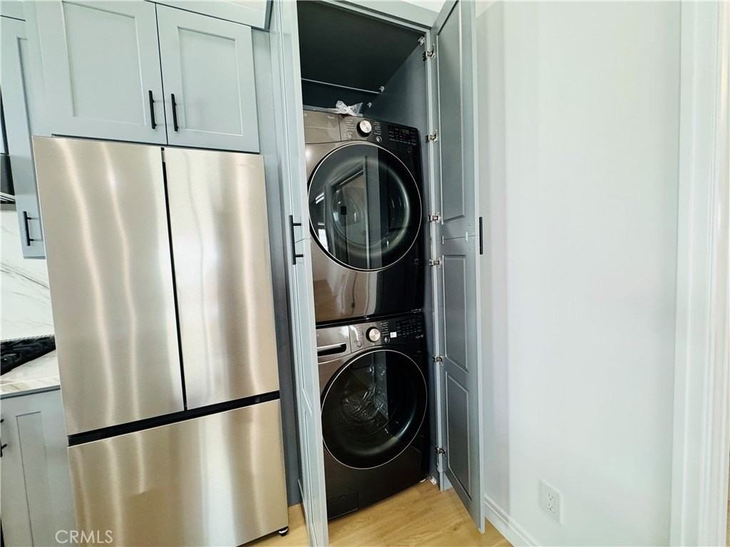 7742 Vassar Ave - Photo 5 of 14