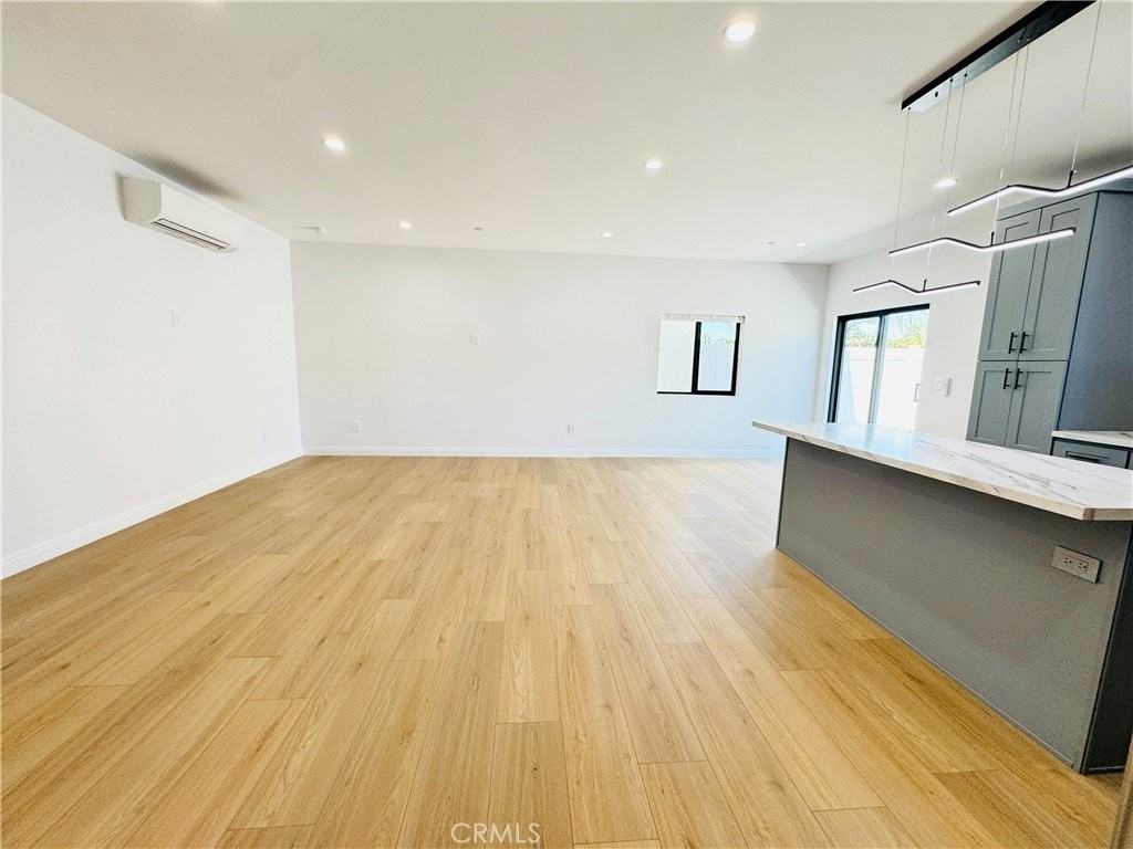 7744 Vassar Ave - Photo 4 of 34