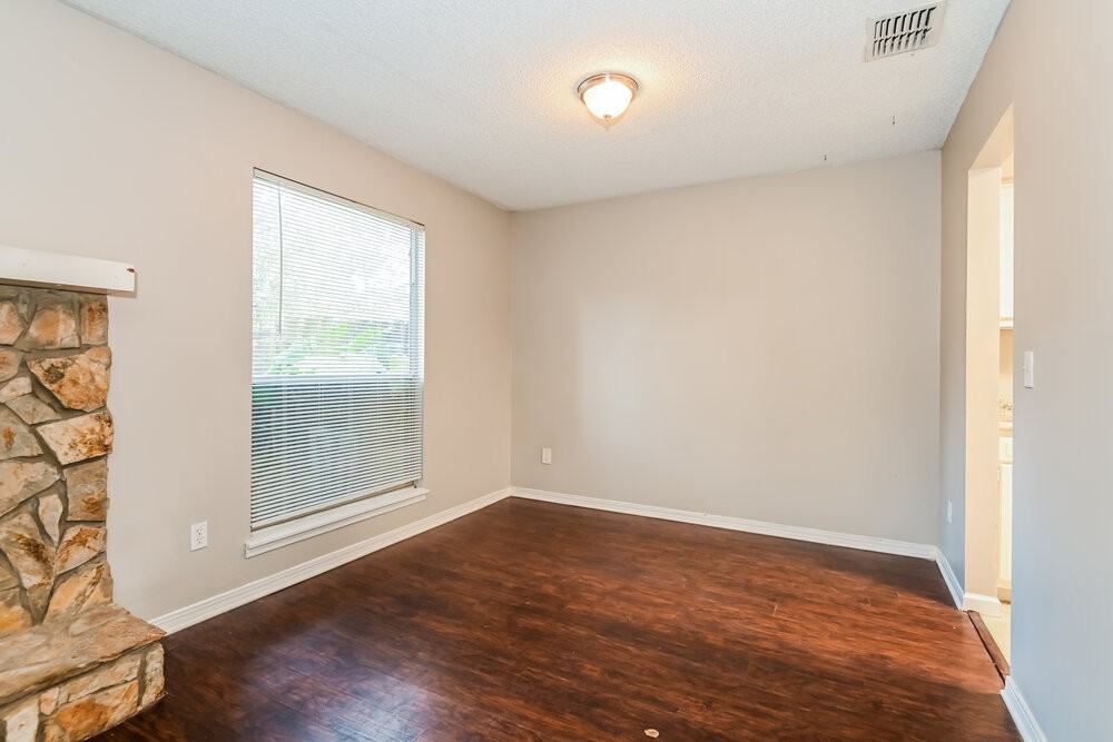 11702 Tanager Dr - Photo 5 of 17