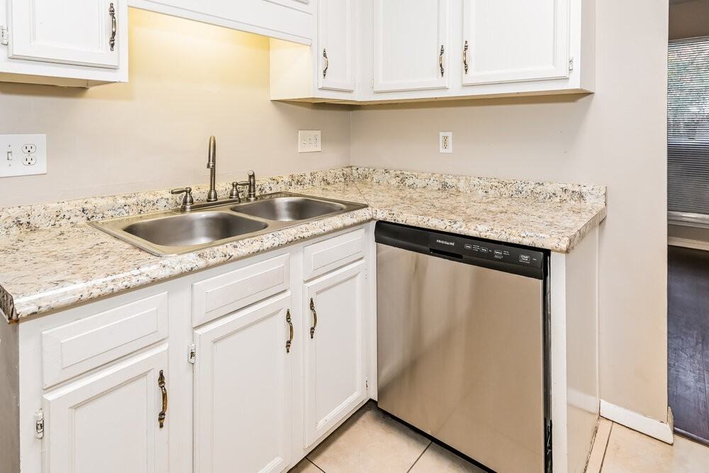 11702 Tanager Dr - Photo 7 of 17