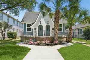 featured image of 3905 Elysian Fields Ave