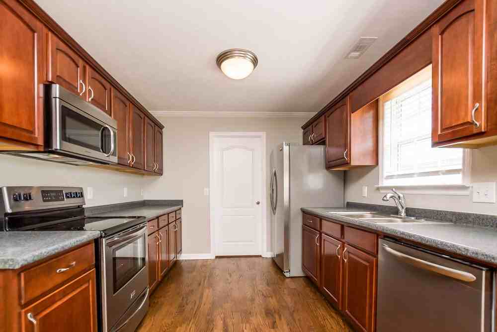 3407 Wellington Pl - Photo 4 of 15