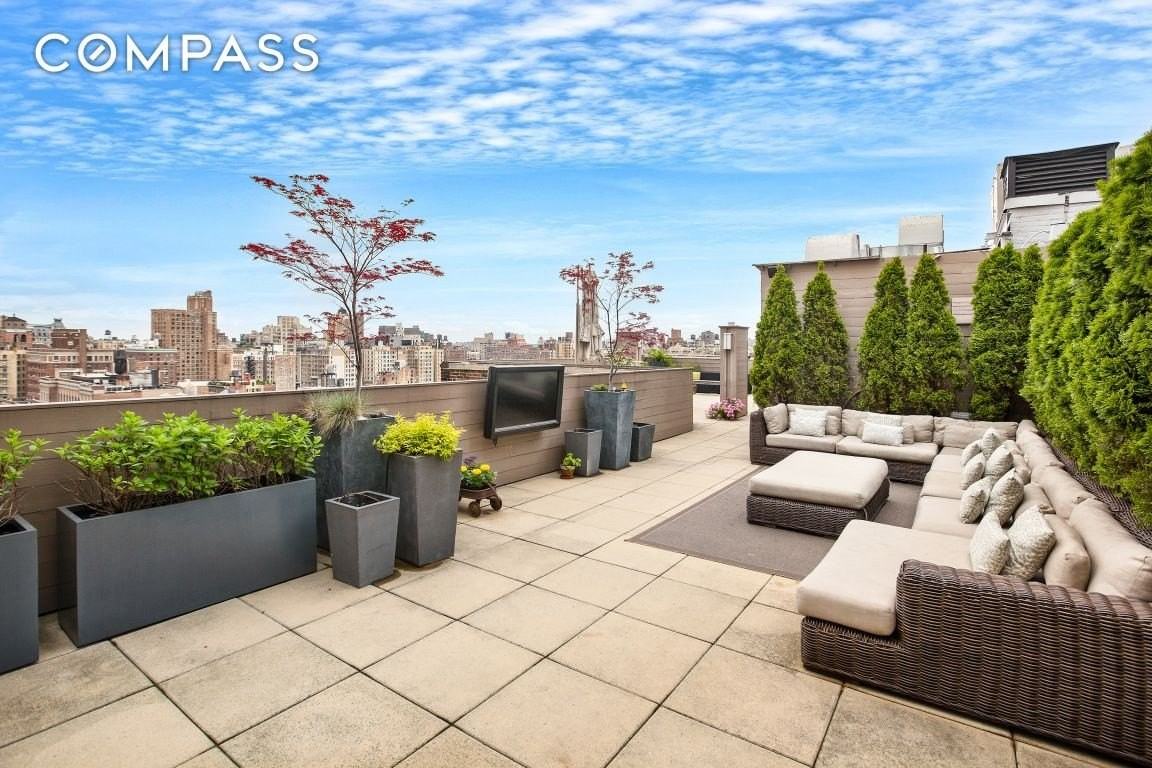 27 W 72nd St - Photo 4 of 17