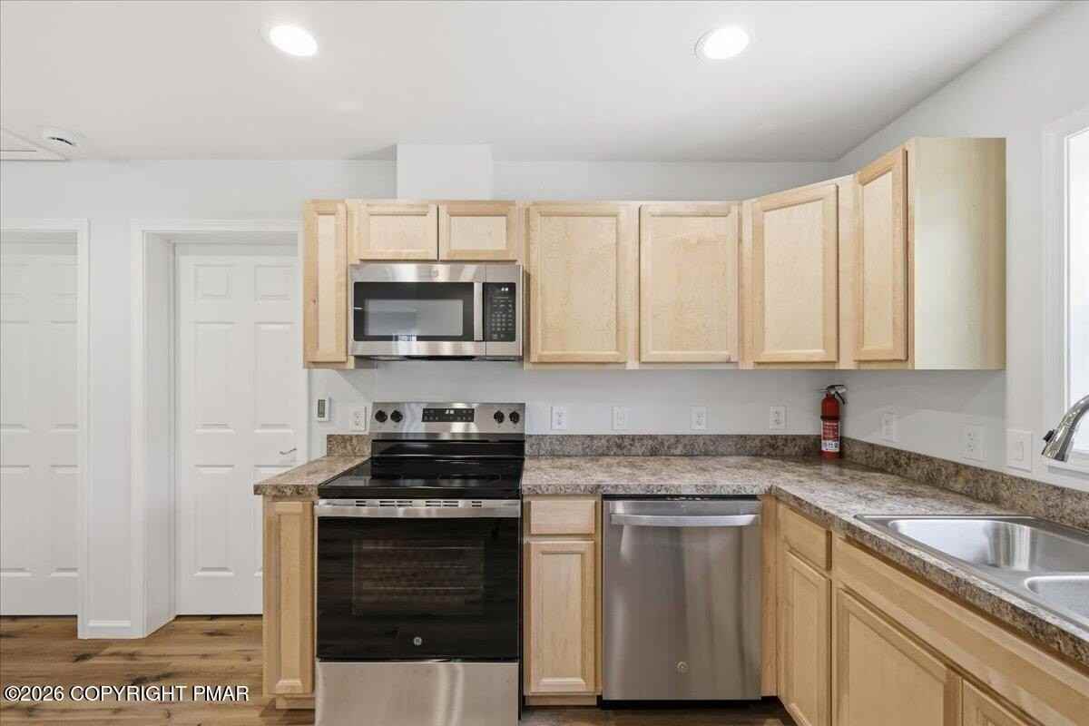 2 Mountain Dr #202 - Photo 5 of 19