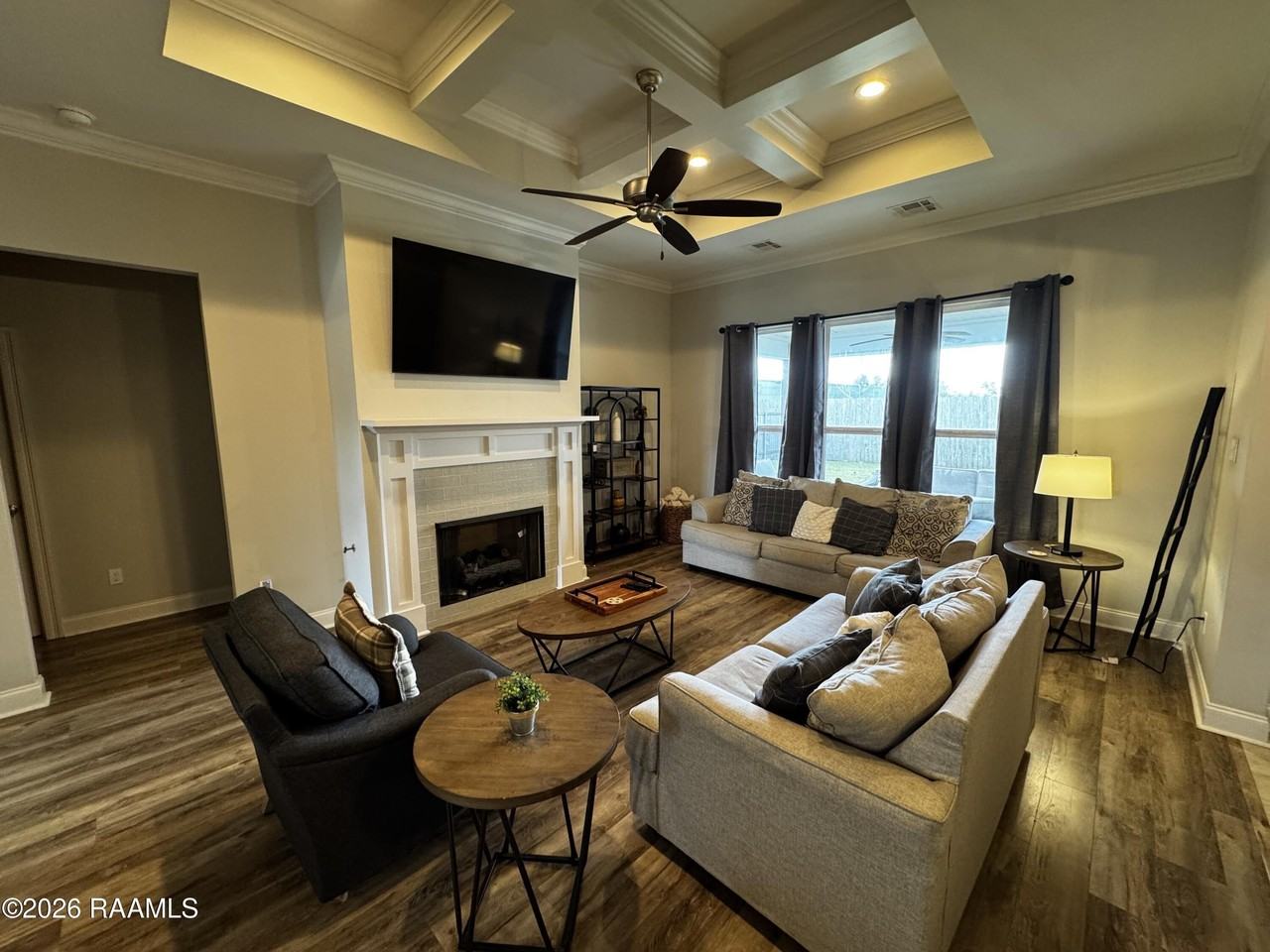 200 Tennyson Dr - Photo 3 of 31