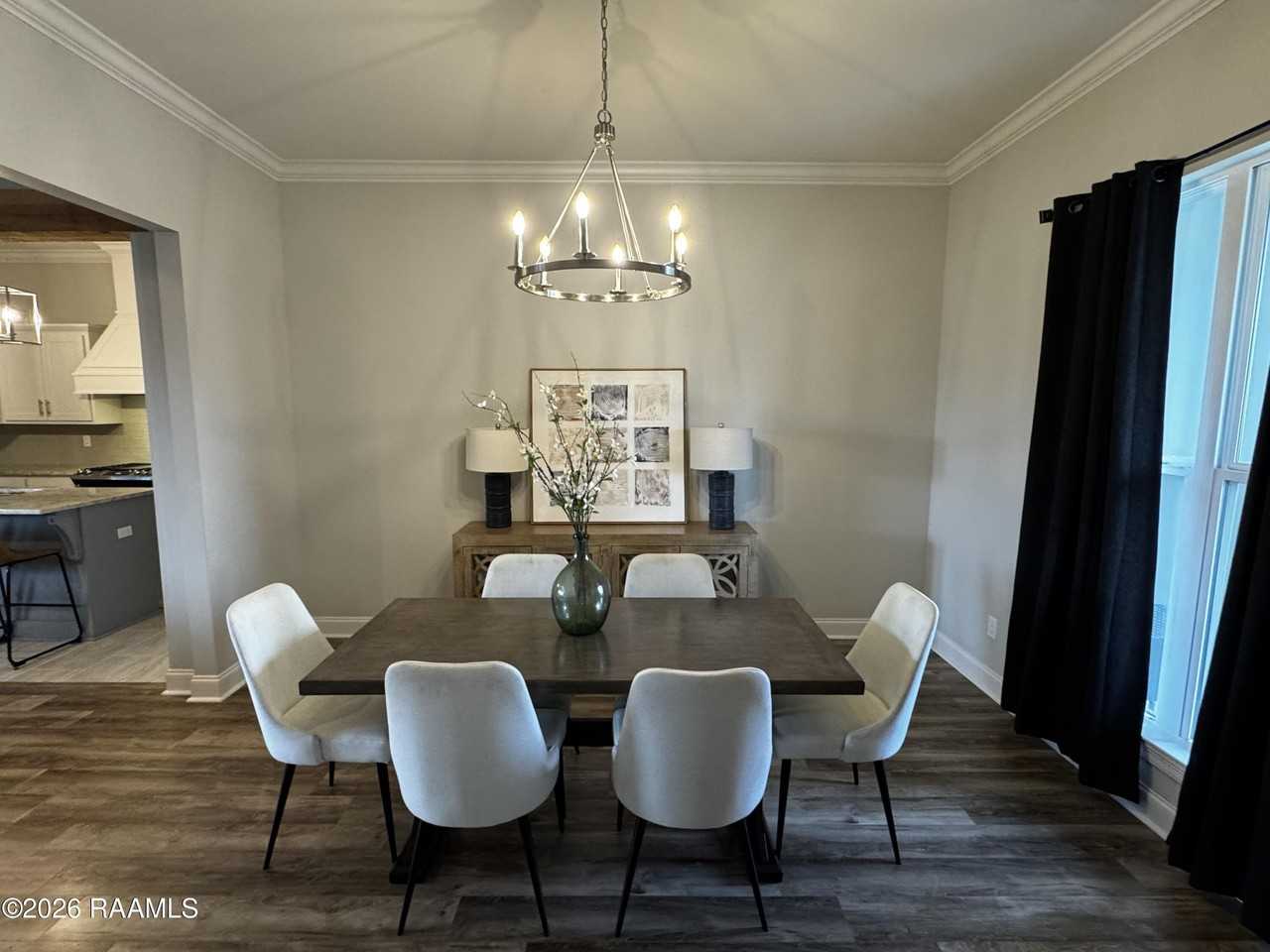 200 Tennyson Dr - Photo 5 of 31