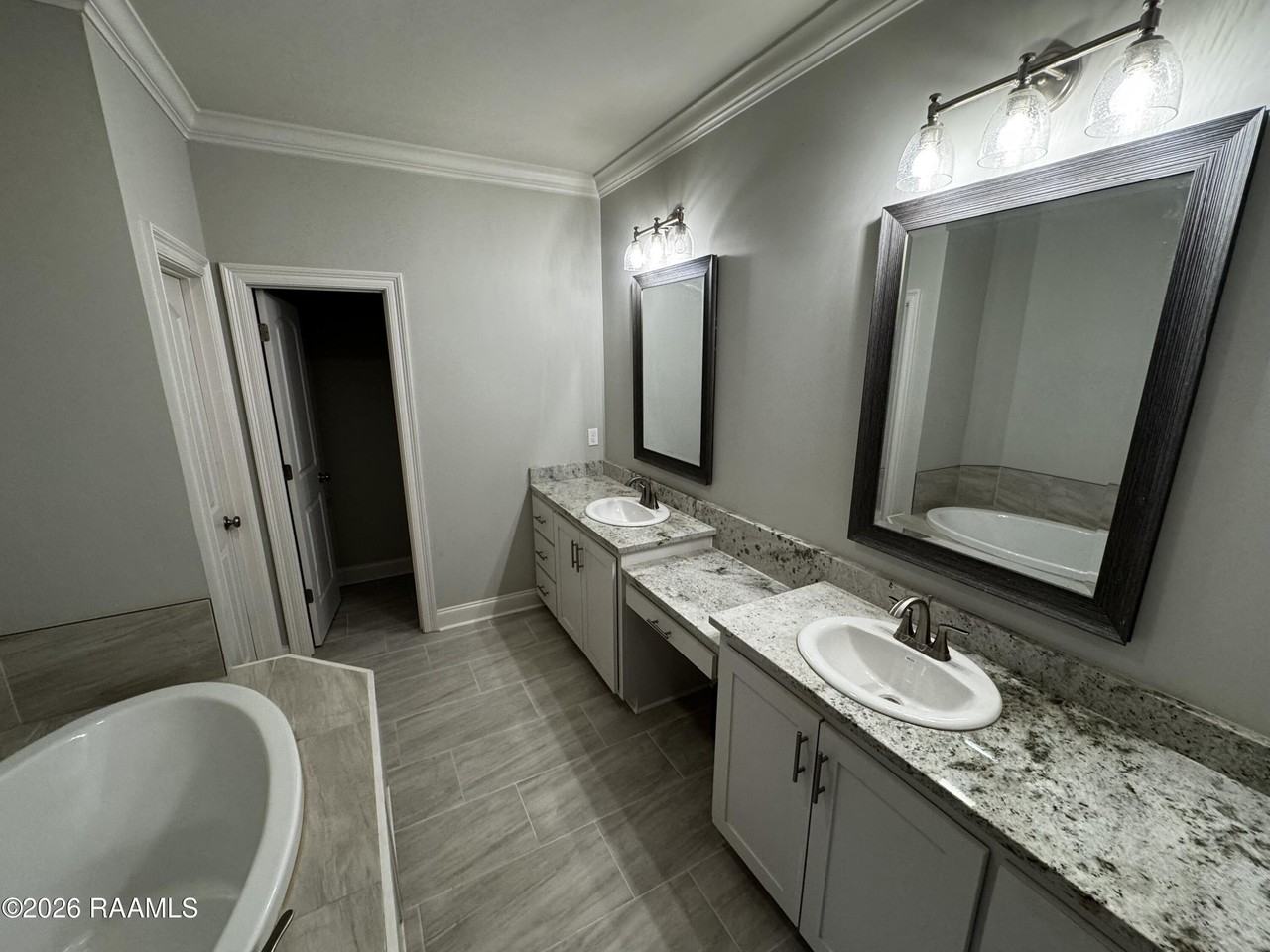200 Tennyson Dr - Photo 7 of 31