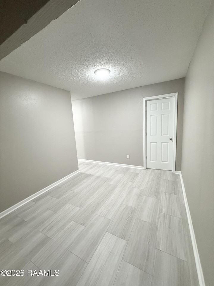 200 High Meadows Blvd #103 - Photo 4 of 31