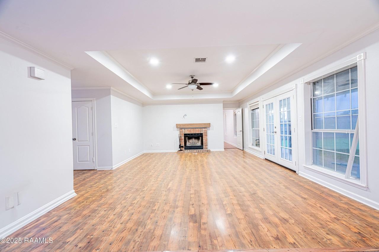 213 Longleaf Dr - Photo 5 of 28