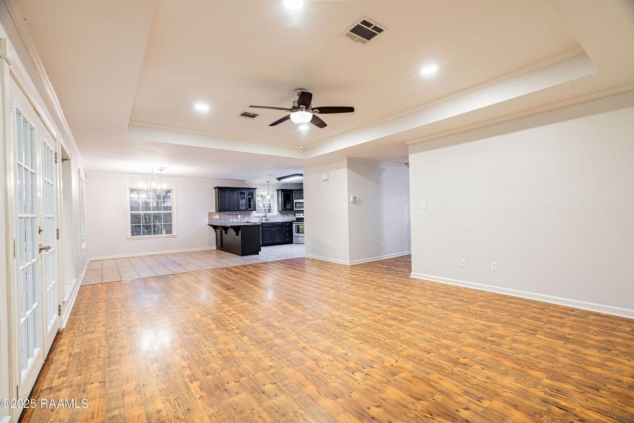 213 Longleaf Dr - Photo 6 of 28