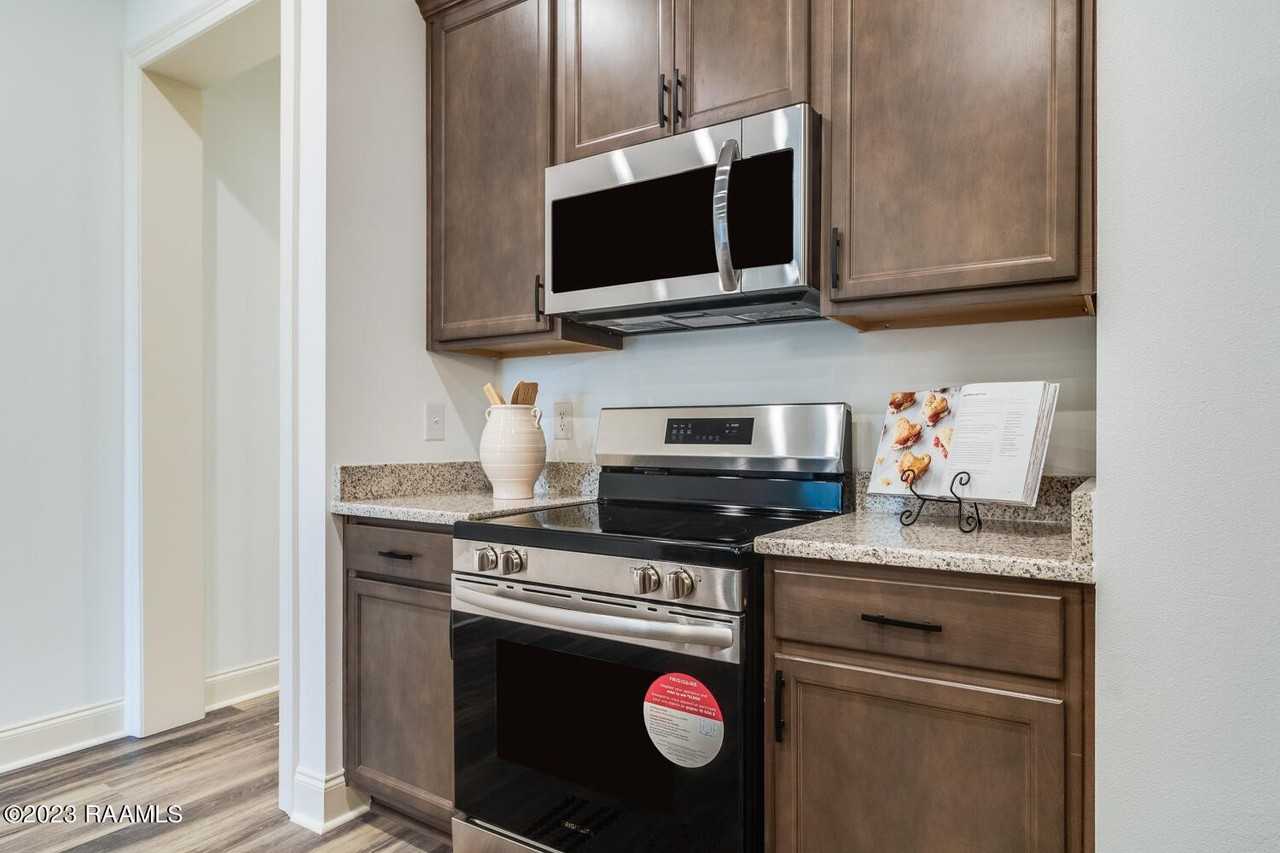 508 E Main St #E - Photo 7 of 13
