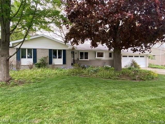 316 Paragon Dr - Photo 2 of 19