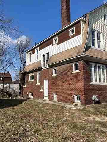 2410 Highland St - Photo 2 of 13
