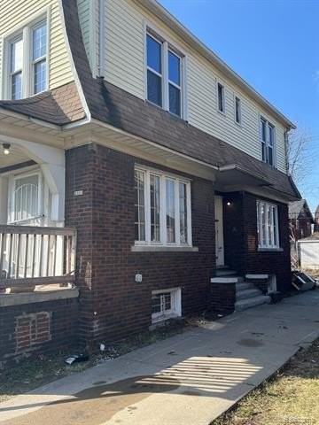 2410 Highland St - Photo 3 of 13