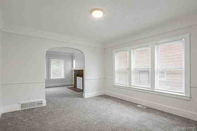 16239 Baylis St - Photo 5 of 10