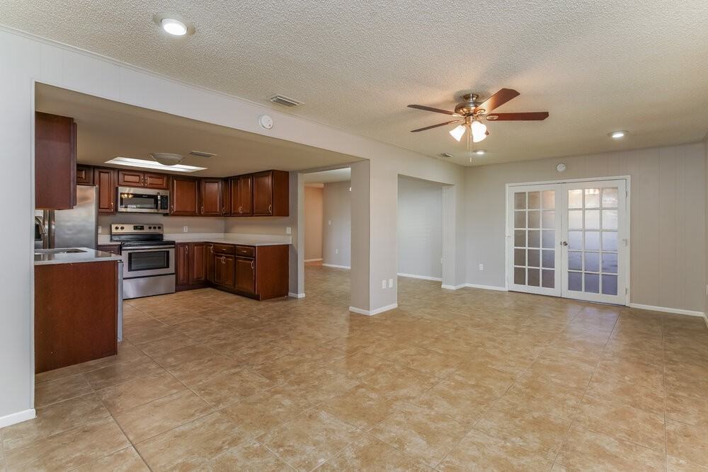 403 Blueberry Dr - Photo 6 of 16
