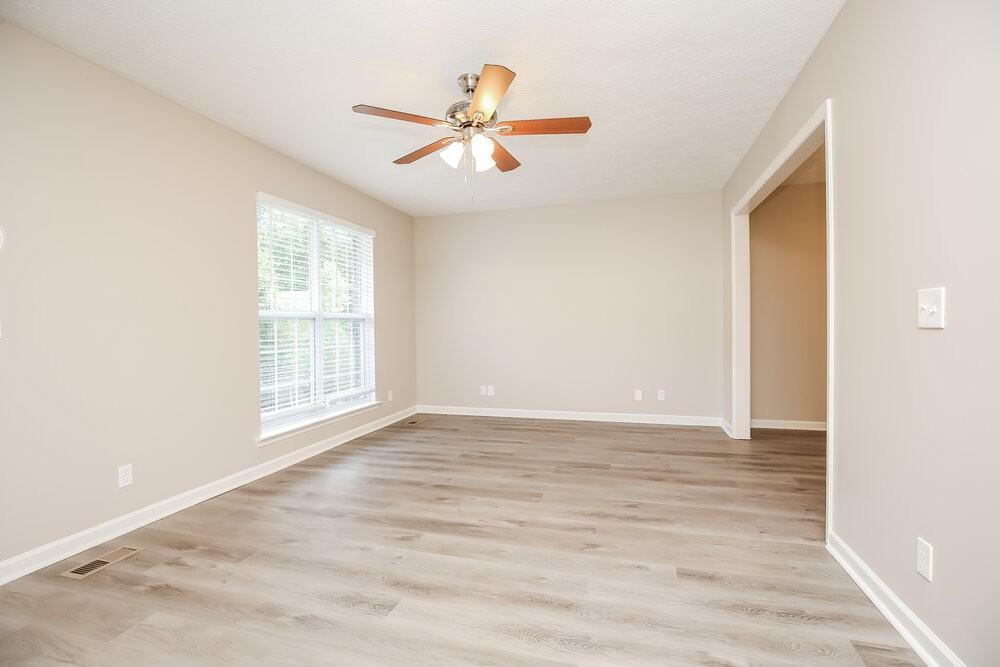 112 Township Ct - Photo 4 of 17