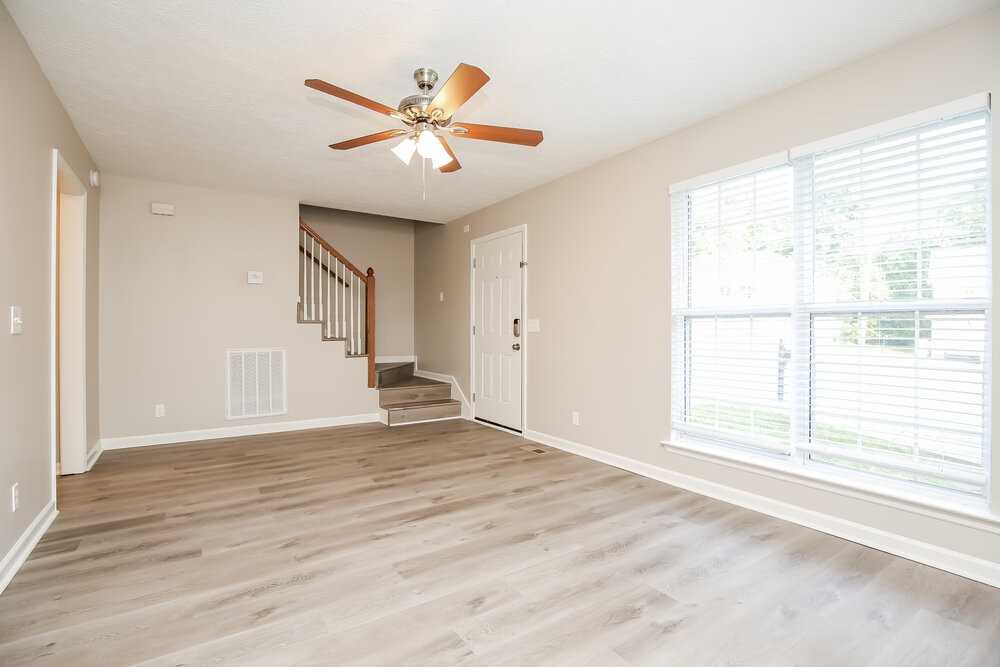 112 Township Ct - Photo 5 of 17