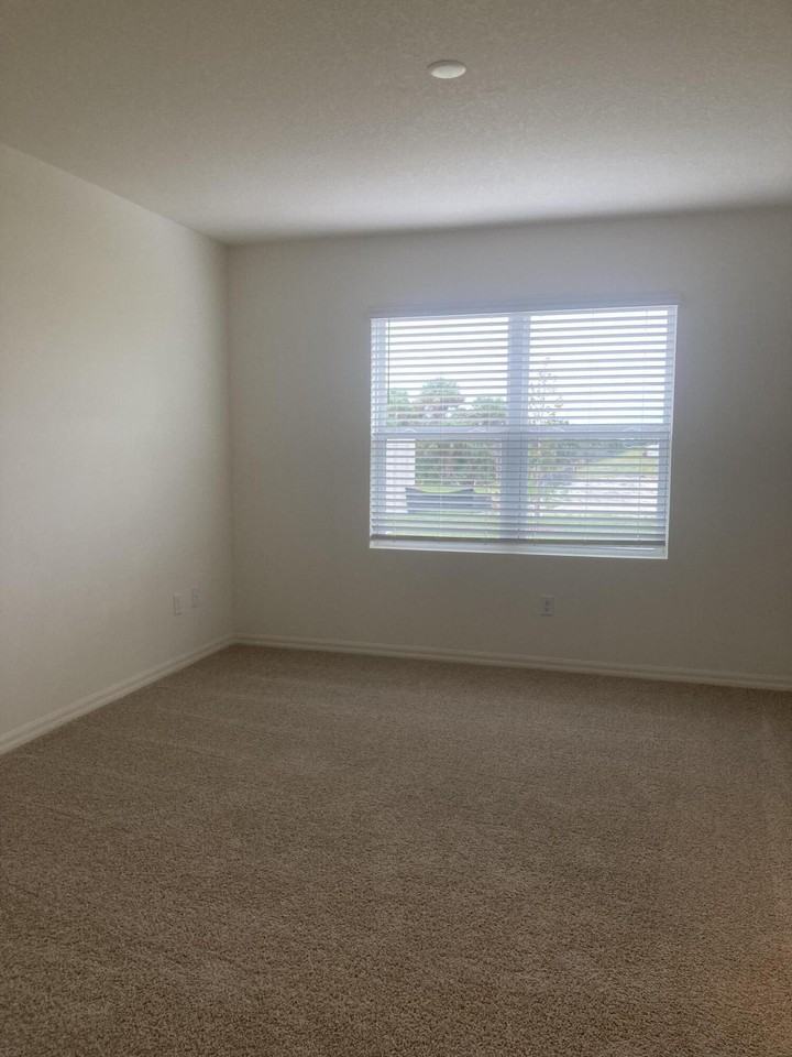 1302 Mcfarland Dr - Photo 4 of 10