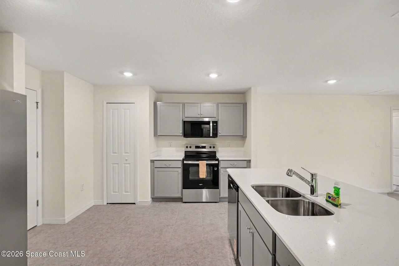 436 Wimpole Ln Sw - Photo 6 of 17
