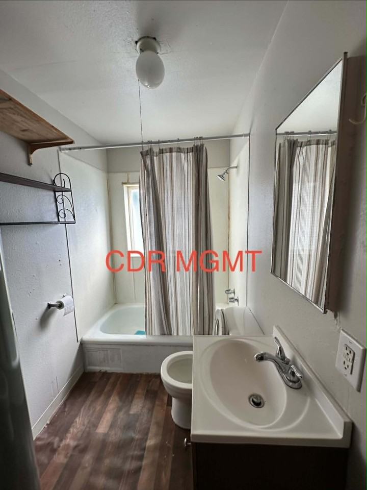 551 1/2 4th Ave E #1 - Photo 5 of 10