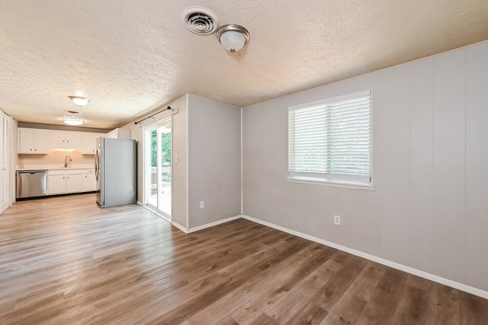 1860 Suwanee Ridge Ct - Photo 5 of 16