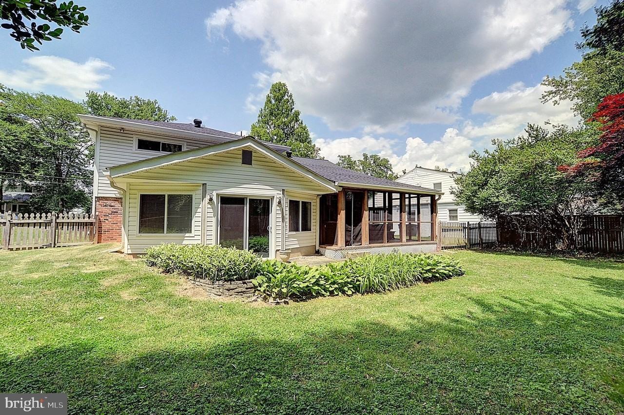 6306 Rockhurst Rd - Photo 2 of 24