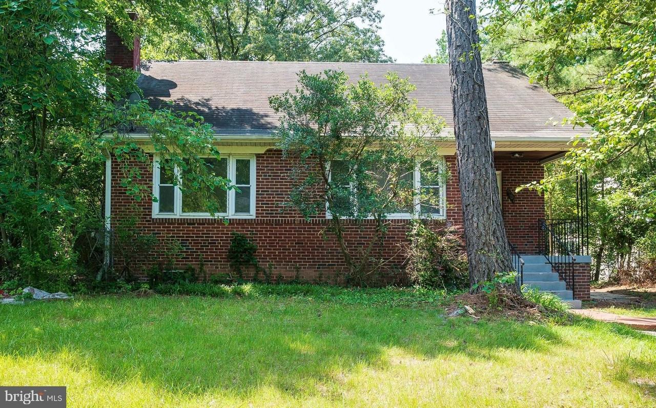 6007 Bradley Ln - Photo 2 of 40