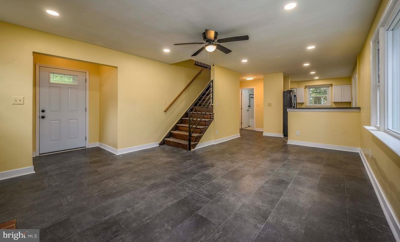 6007 Bradley Ln - Photo 5 of 40