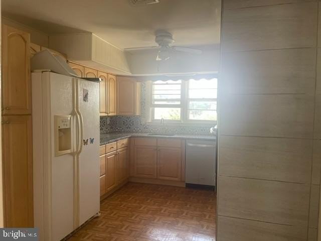 51 Carmen Ave - Photo 6 of 16