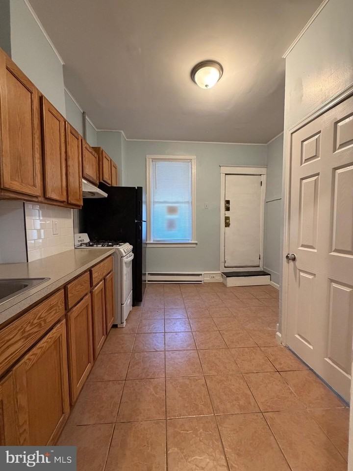 671 Long Ln #B - Photo 5 of 12