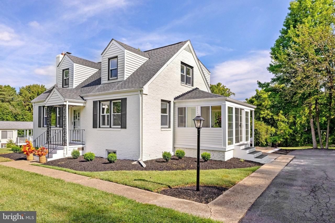 11410 WAPLES Road - Photo 4 of 50