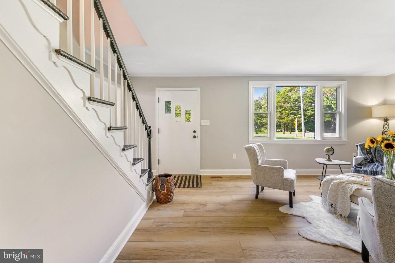 11410 WAPLES Road - Photo 6 of 50