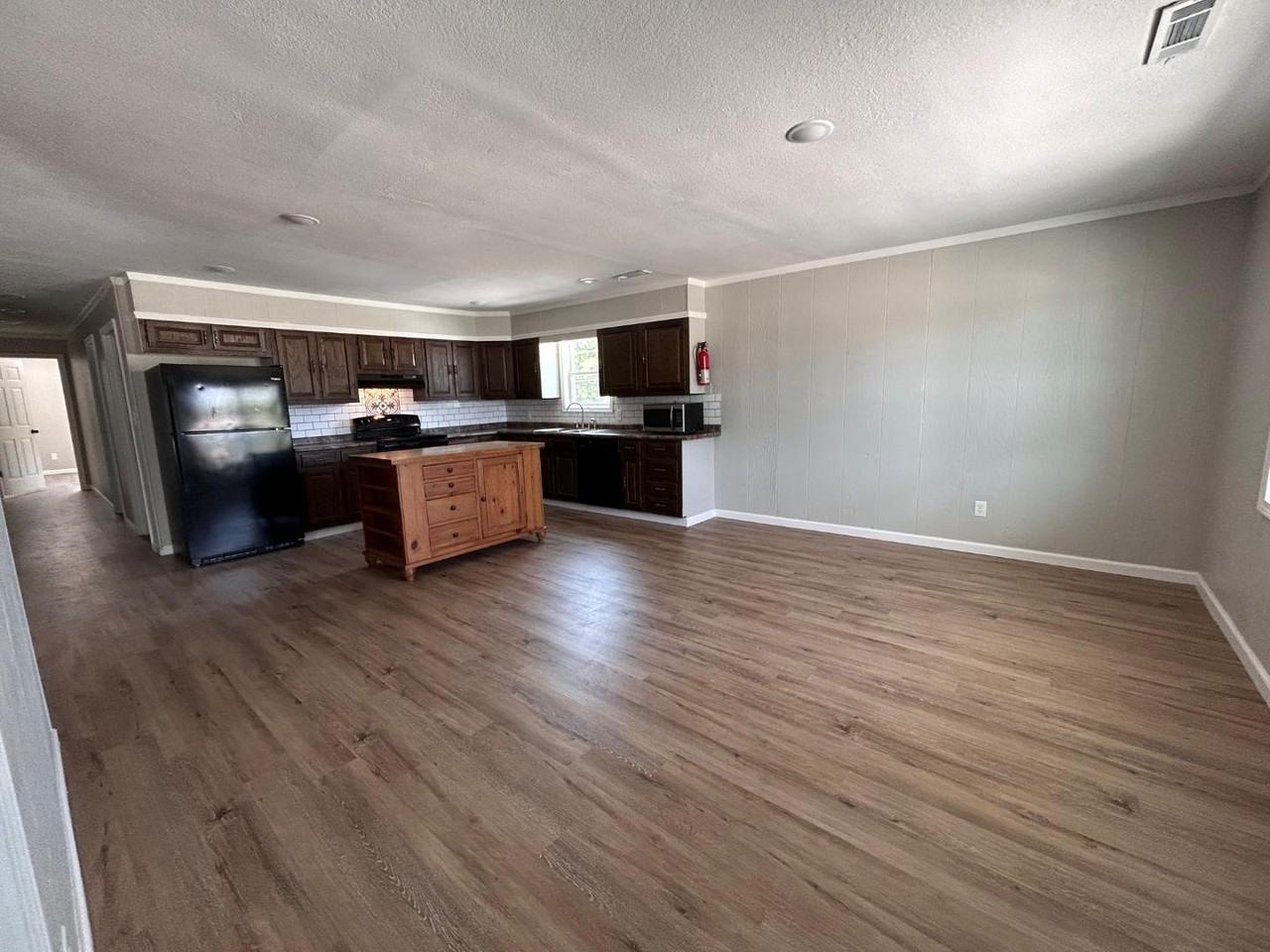 Parkview Apartments - Photo 2 of 9