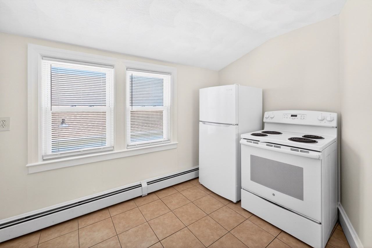 91 Wabun Ave - Photo 3 of 11