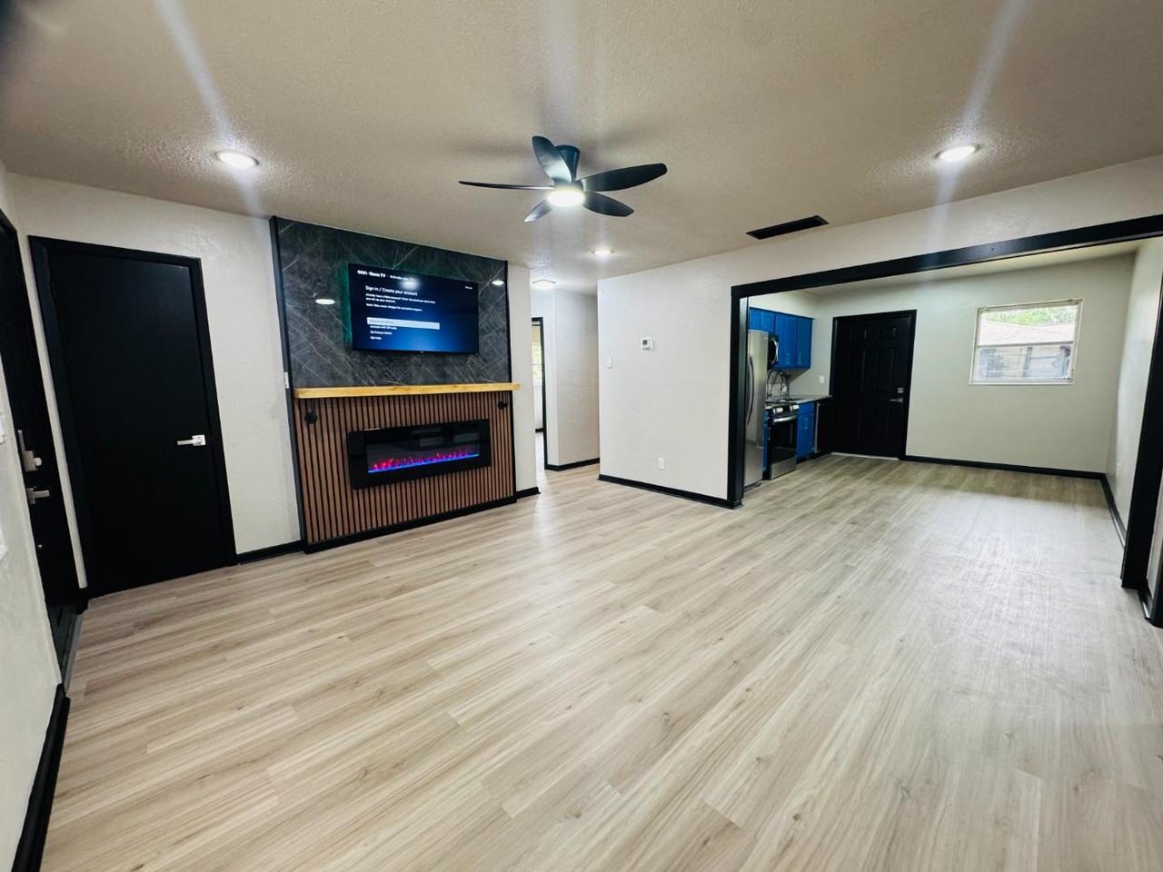 221 Ne 19th Ave - Photo 2 of 20