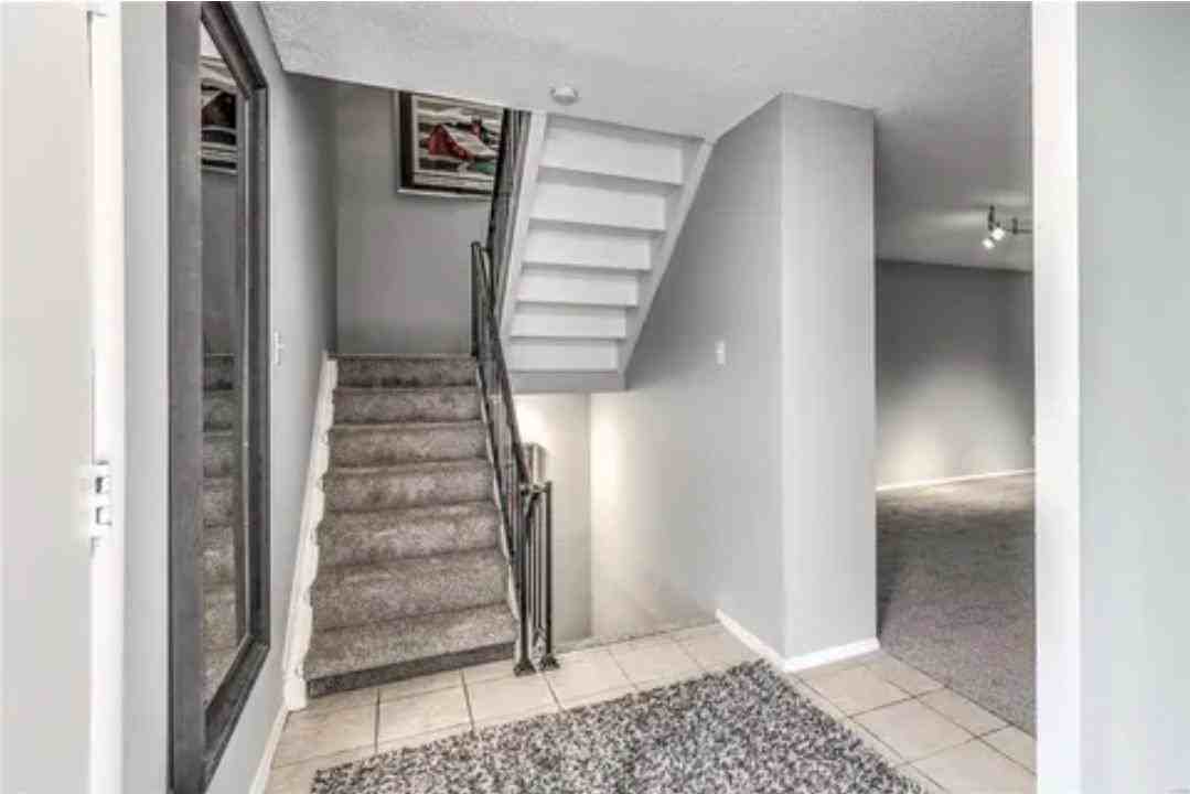252 Glandore Dr - Photo 3 of 20