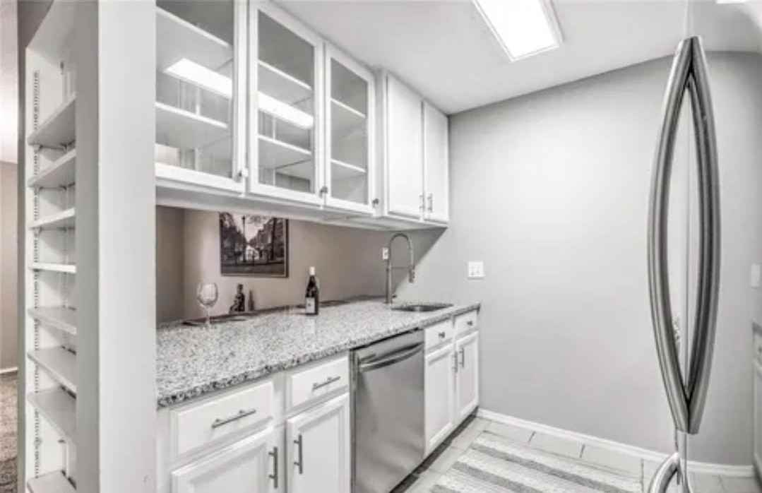 252 Glandore Dr - Photo 5 of 20