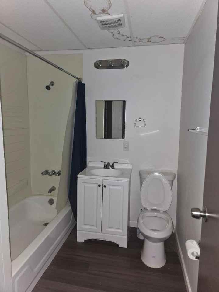 5301 Alfred Ave - Photo 3 of 10