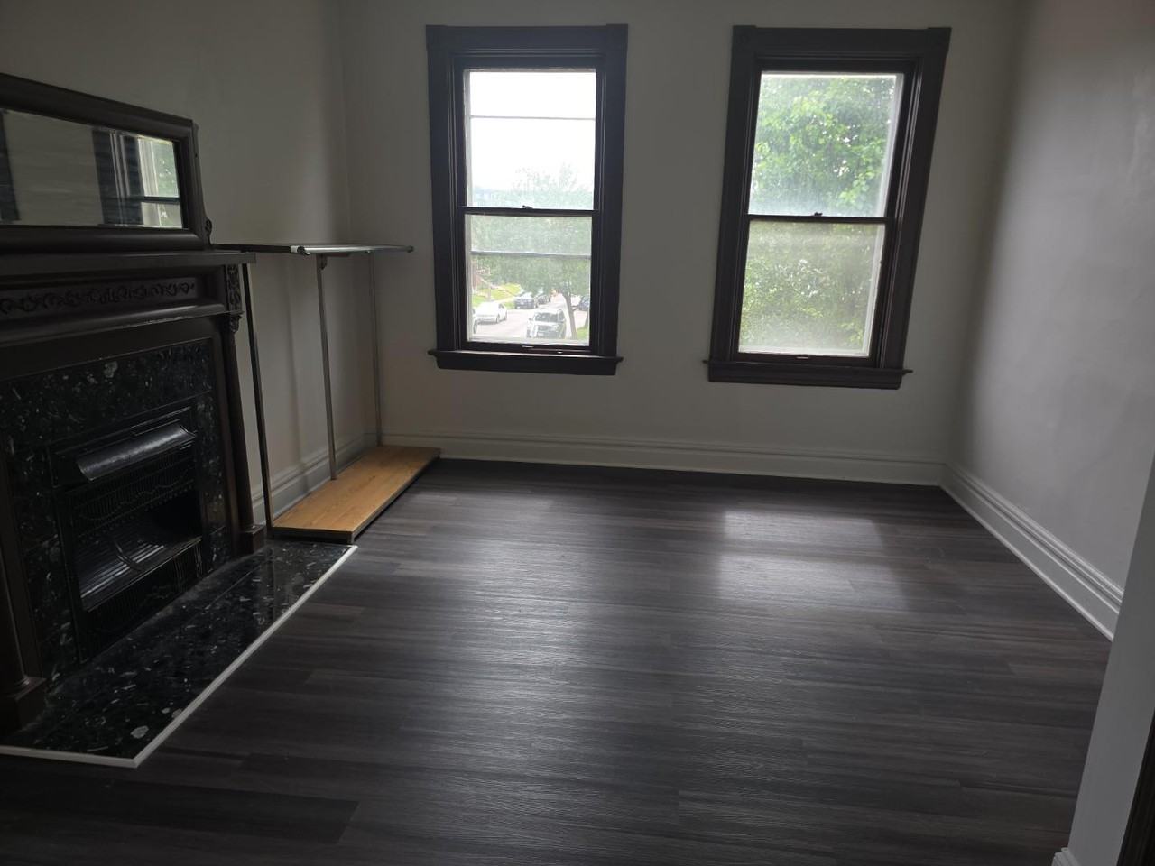 5301 Alfred Ave - Photo 4 of 10