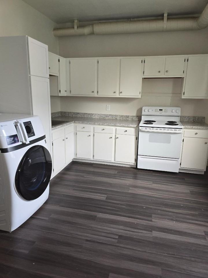 5301 Alfred Ave - Photo 7 of 10