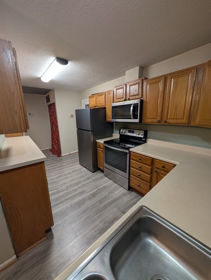 1533 Sw 23rd Park #1 - Photo 5 of 19