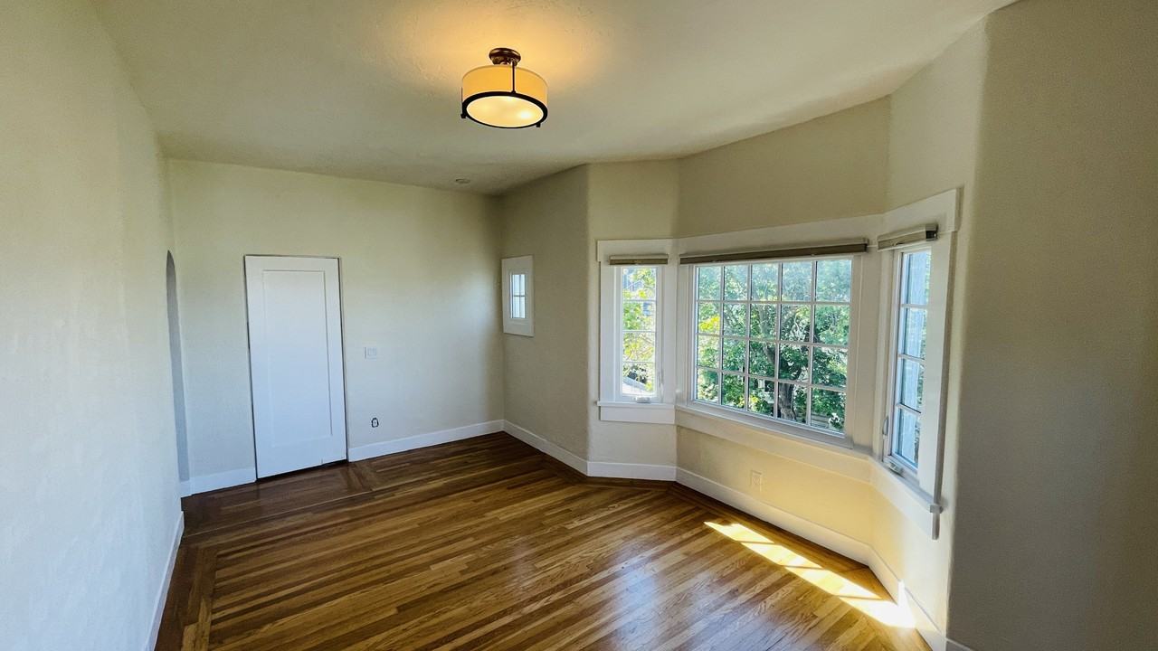845 Waller St #4 - Photo 2 of 14