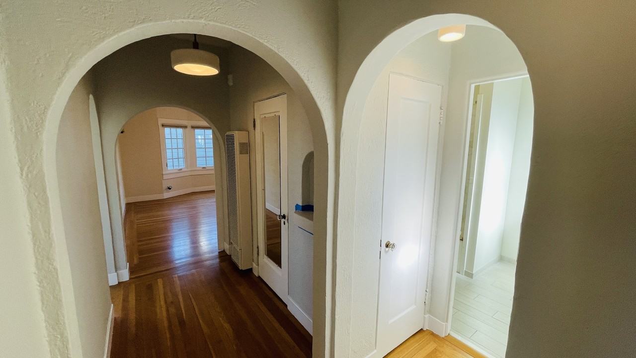 845 Waller St #4 - Photo 6 of 14