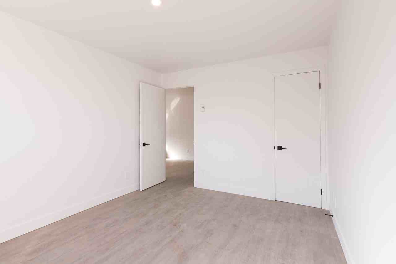 2591 Rue Davidson - Photo 4 of 11