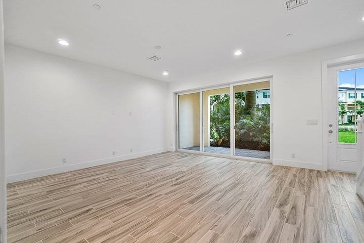 4122 Faraday Way - Photo 6 of 8